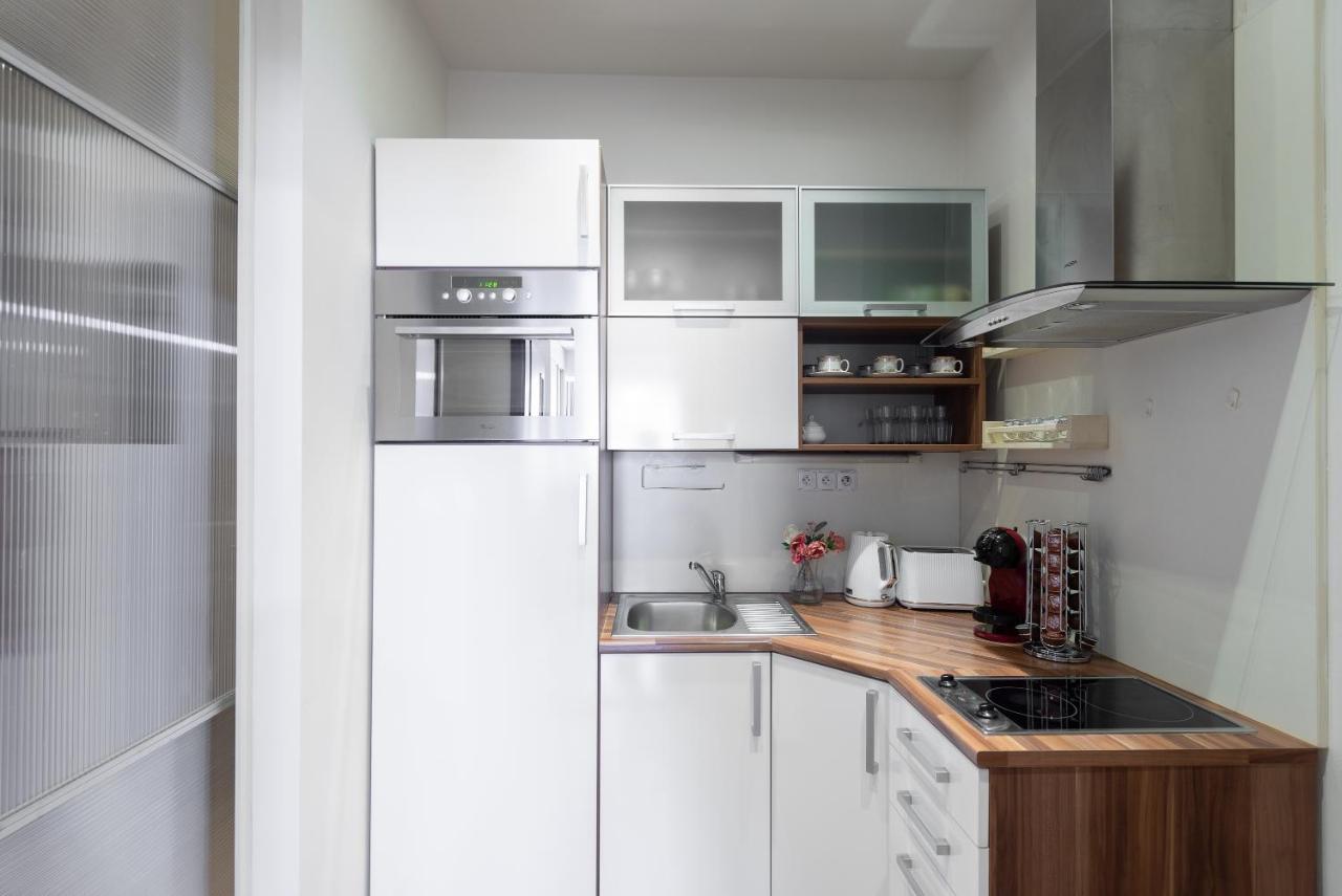 10 Min City Centre 5 People Apartment, Free Coffee Praha Bagian luar foto
