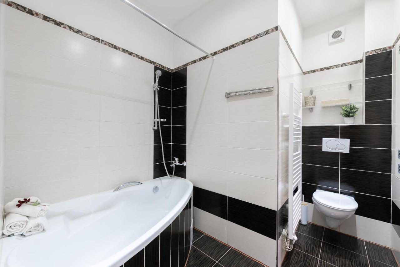 10 Min City Centre 5 People Apartment, Free Coffee Praha Bagian luar foto