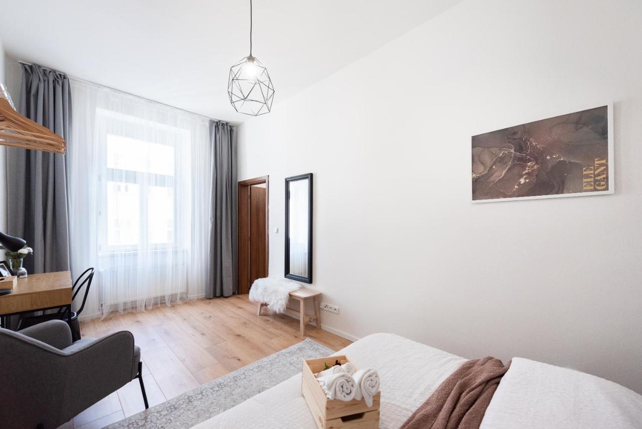 10 Min City Centre 5 People Apartment, Free Coffee Praha Bagian luar foto