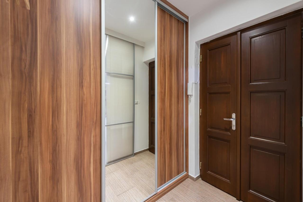 10 Min City Centre 5 People Apartment, Free Coffee Praha Bagian luar foto